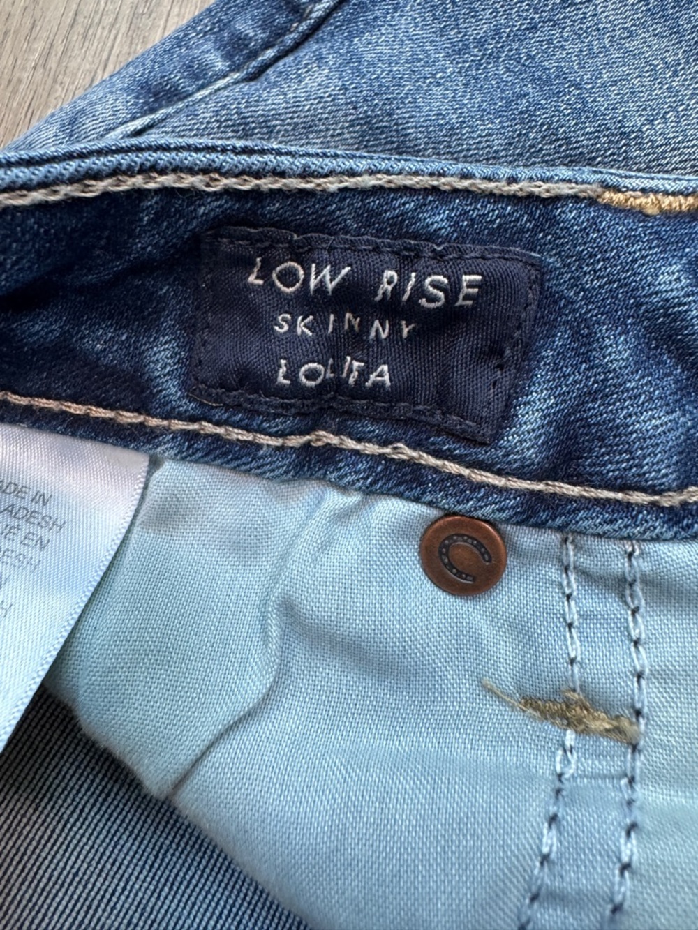 Lucky Brand Low Rise Skinny Lolita Jeans - Size 6 / 28 - Picture 9 of 12